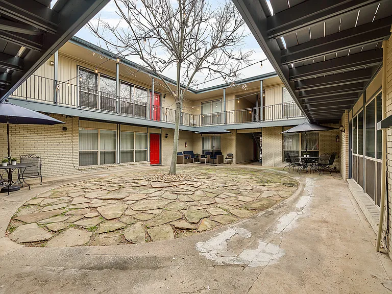 5330 Junius St — Photo 12