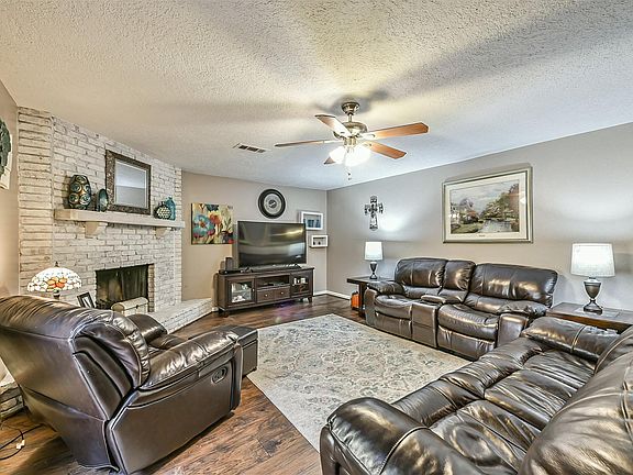 5th image of 4234 Fleet Ln