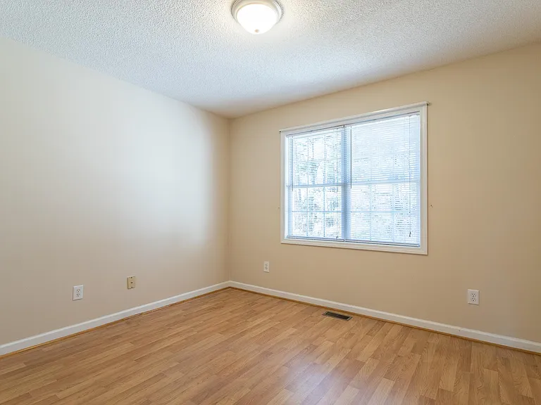 60 Blairwood Dr — Photo 28