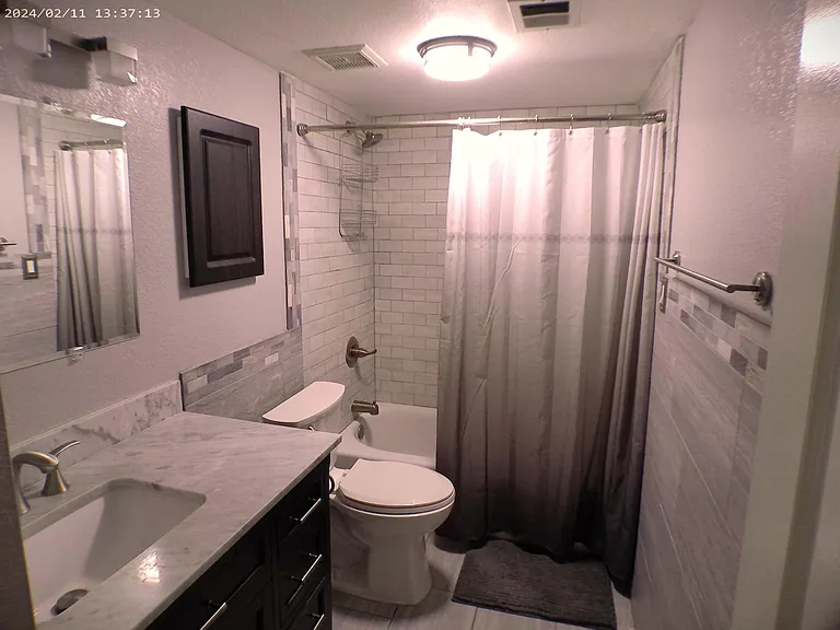 6439 N 77th Pl — Photo 8