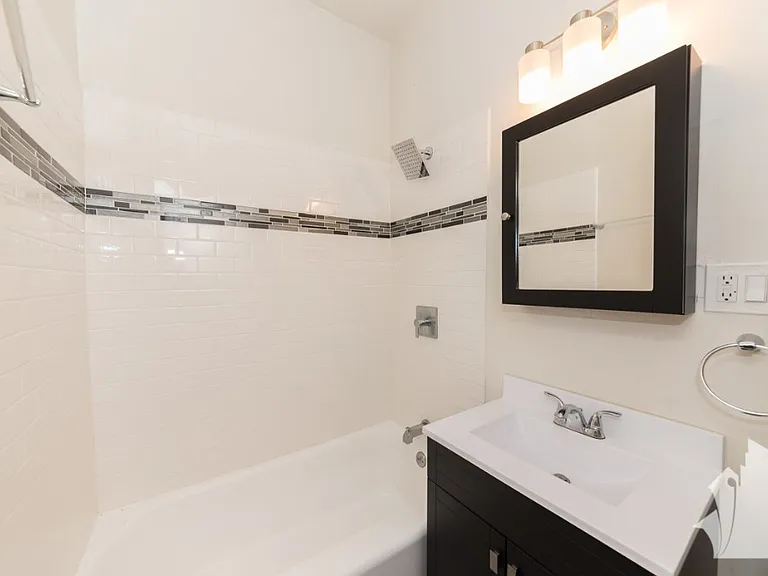 3703 N Hoyne Ave #3 — Photo 9