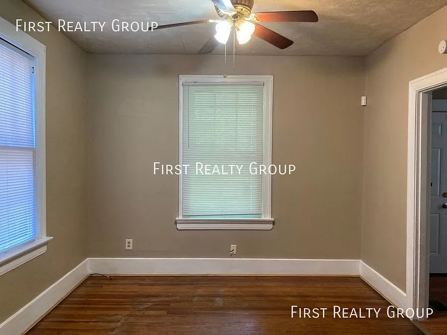 2 Bedroom, 1 Bath Single Family Home, Move In Ready! — Photo 3