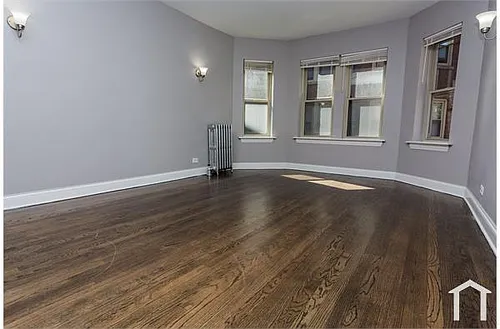 7633 S East End Ave #2E Photo 1