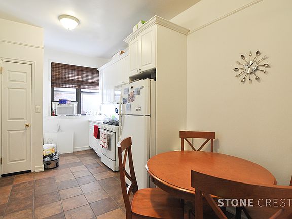 5th image of 200 W 90th St APT 15D