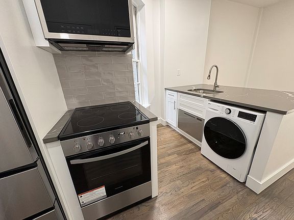 4th image of 1812 2nd Ave APT 3RN