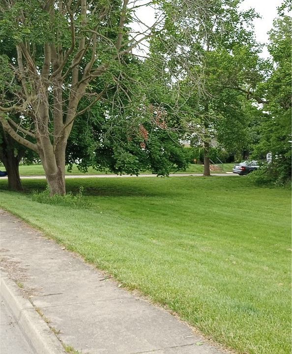 2nd image of 300 Ackton St