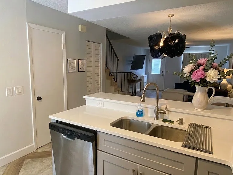 11314 Grandville Dr — Photo 6