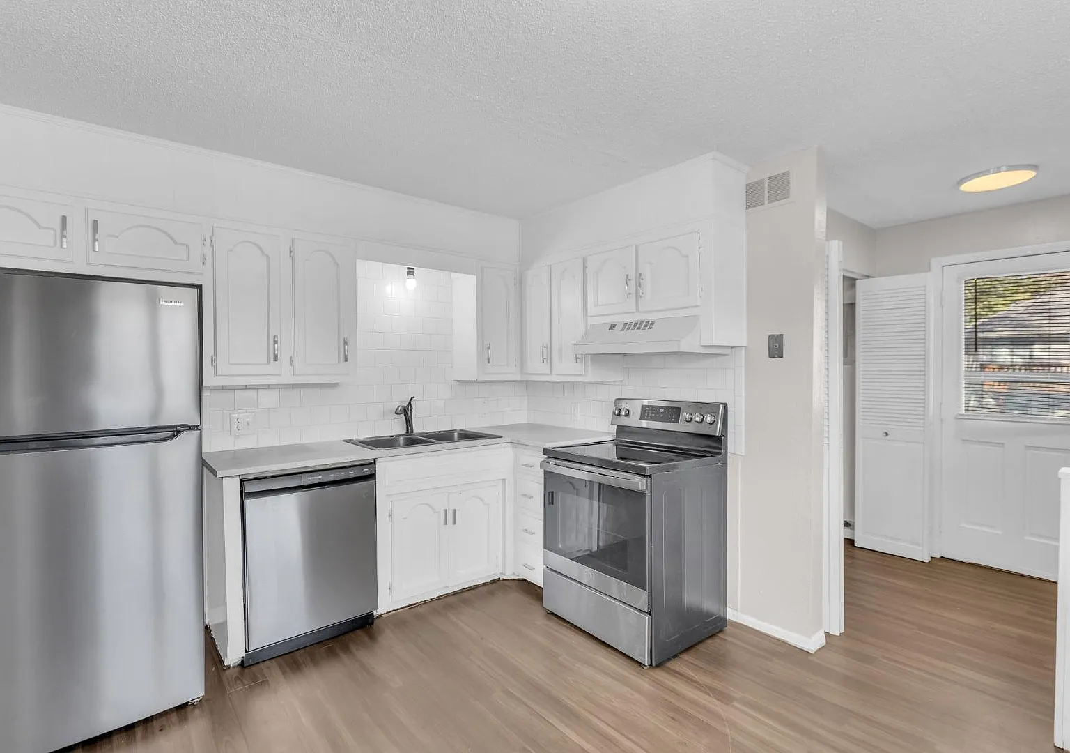 9200 E 54th St - 08 — Photo 3