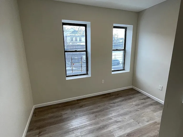 385 Avon Ave #3R — Photo 3