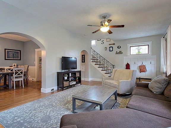 5th image of 4215 Sullivan Ave