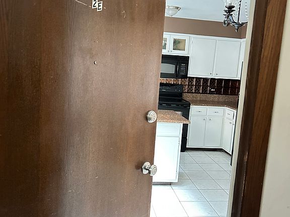 2nd image of 3456 N Harlem Ave APT 2A