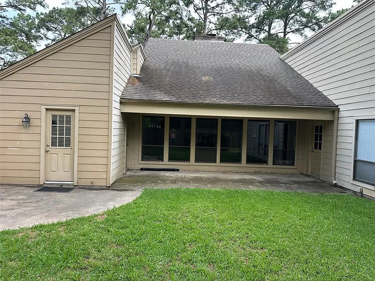 17406 Spicewood Springs Ln #17406 — Photo 2