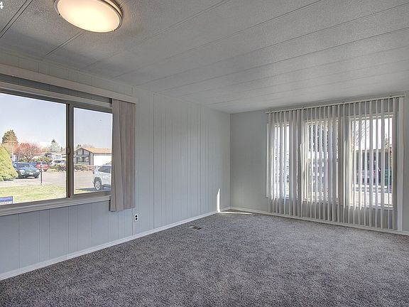 3rd image of 15411 SE Mill Plain Blvd Unit C12