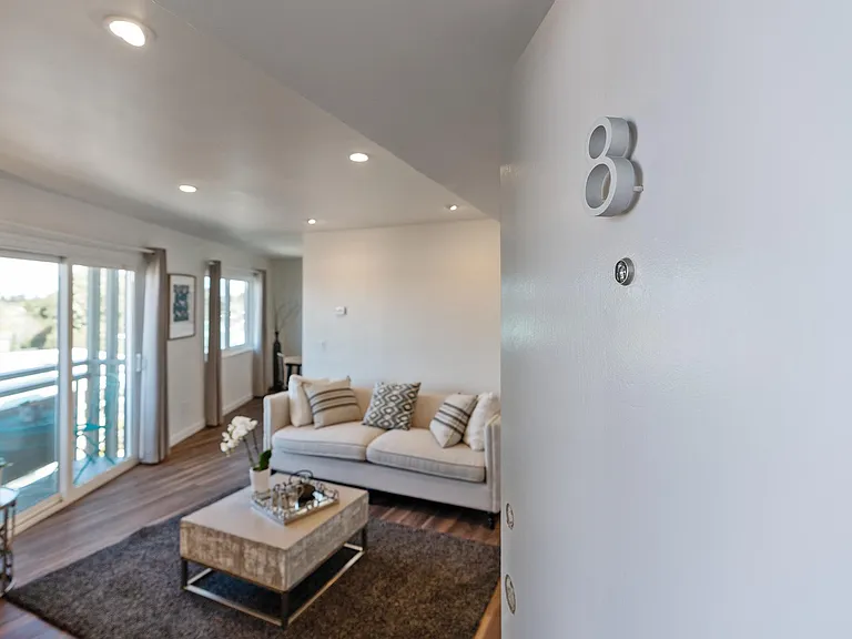 5270 College Ave #8 — Photo 2
