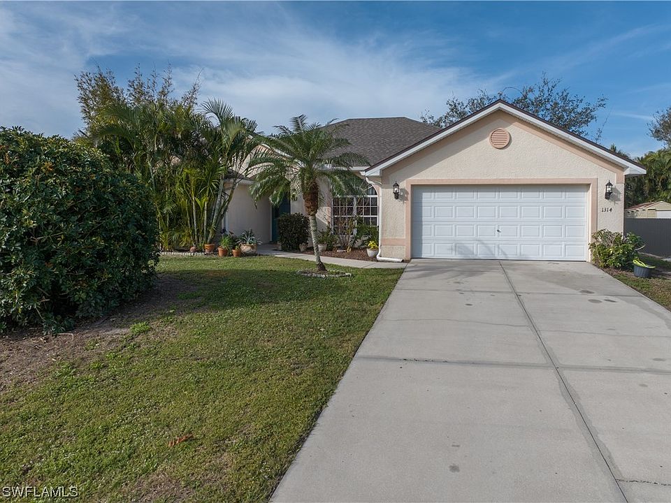1st image of 1314 NE 22nd Pl