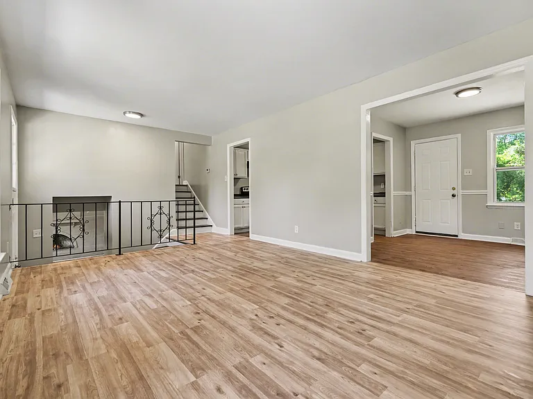 5439 Kerry Ln — Photo 17