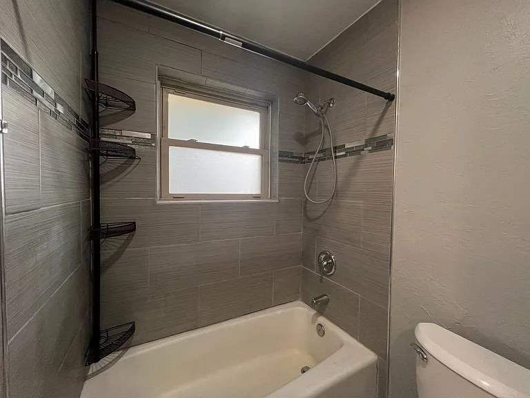 6407 NW Euclid Ave — Photo 9