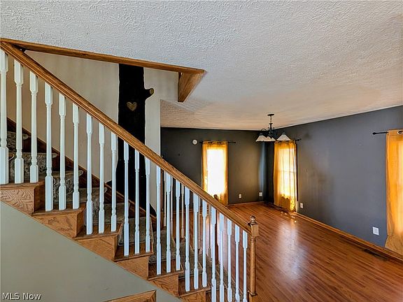 4th image of 222 Bridge St