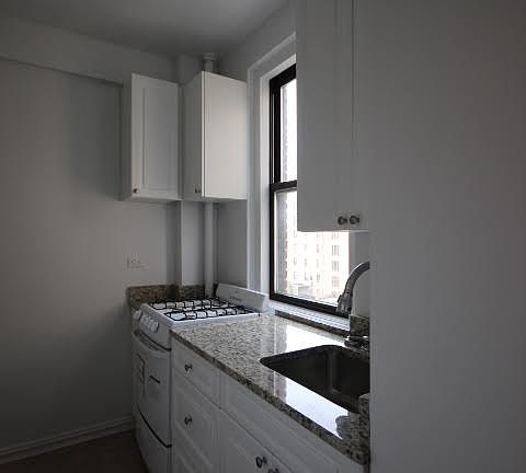 5th image of 736 W End Ave APT 12D