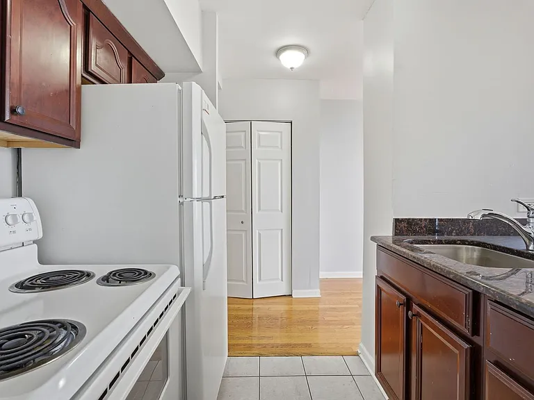 4180 Marine Terrace Apartments — Photo 63
