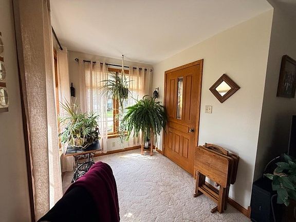 4th image of 311 Pier St