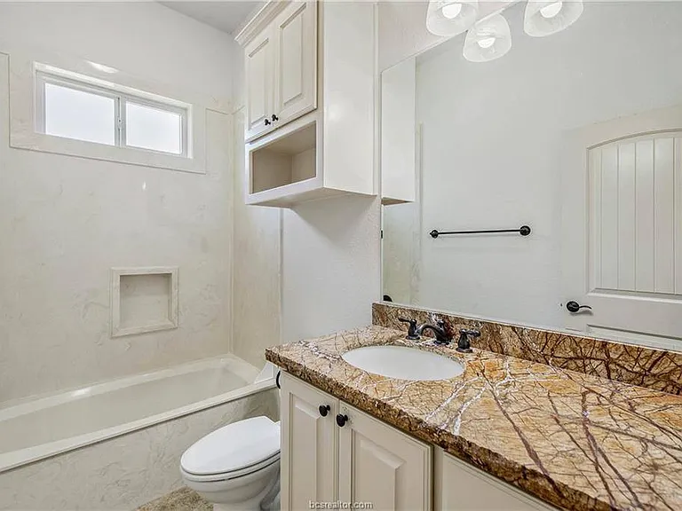 15701 Timber Creek Ln — Photo 17