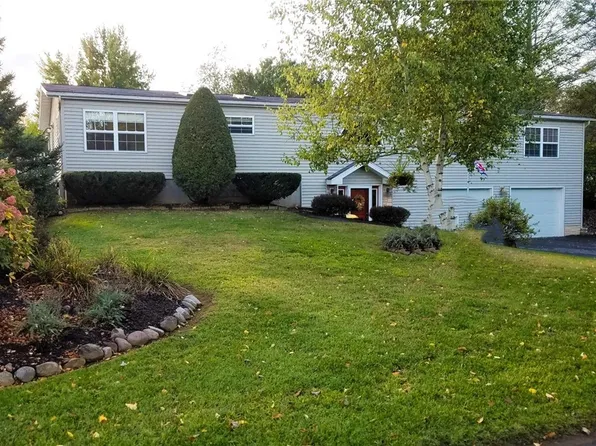 7745 Barbara Ln, Baldwinsville, NY 13027