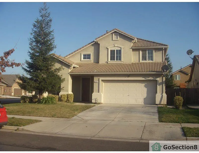 4692 Stern Dr photo 1