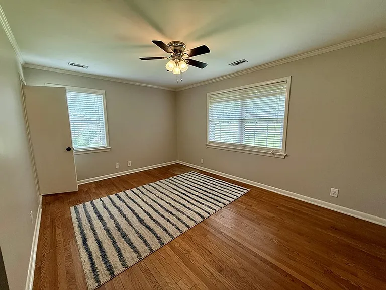 325 Homewood Ave — Photo 6