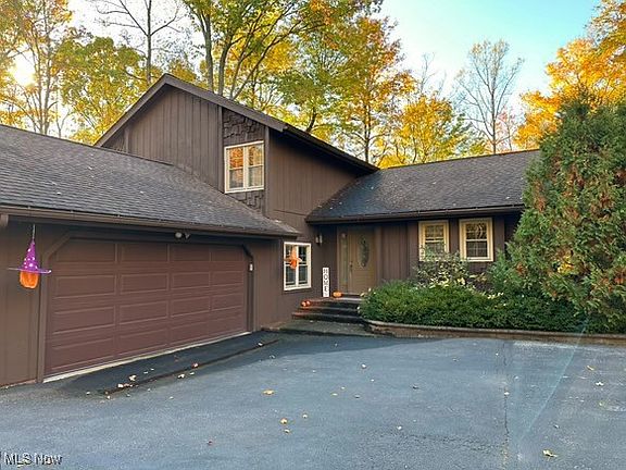 3rd image of 17124 Curry Ln