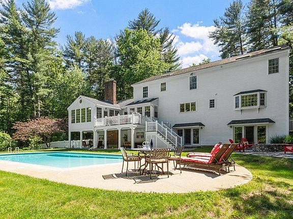 2nd image of 123 Oak Knoll Rd