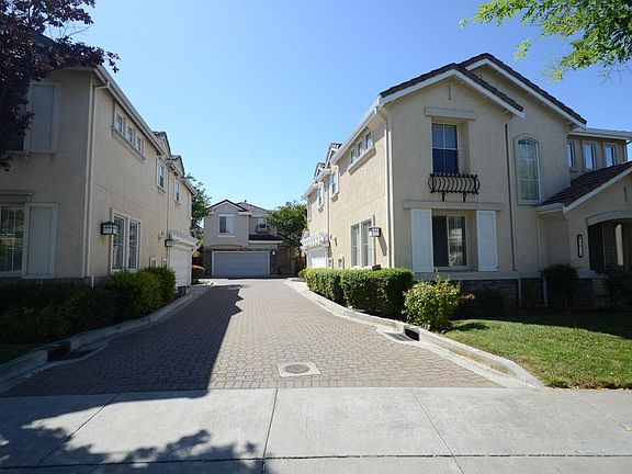 2nd image of 1830 Wayne Cir