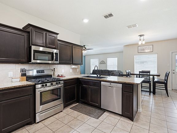 2nd image of 6932 Tide Ln