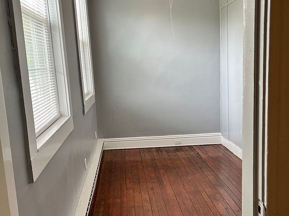 5th image of 5102 Crenshaw Ave