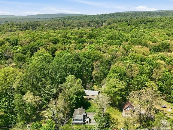 3rd image of 63 Millbrook Rd