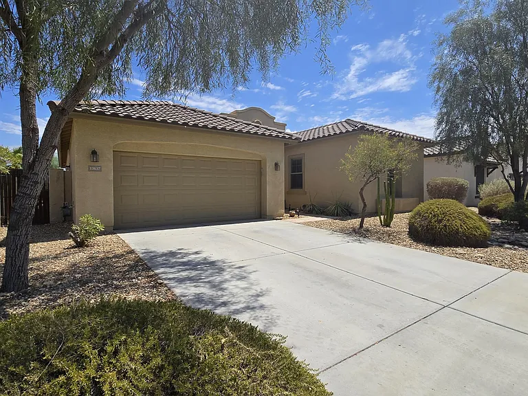 13637 S 175th Dr — Photo 4