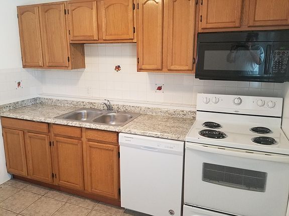 5th image of 6674 5th Ave N