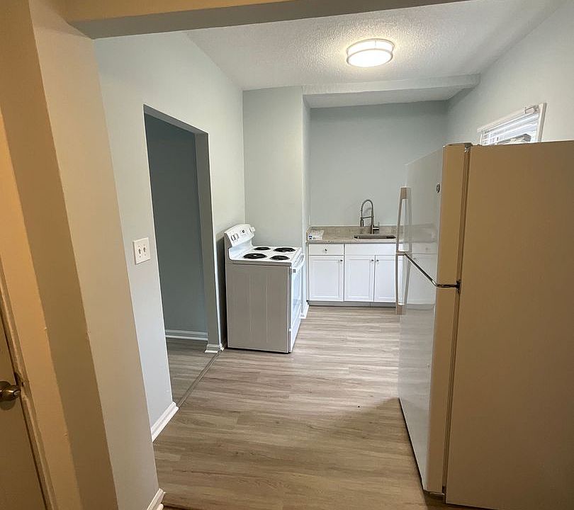 1st image of 3336 Kraft Ave APT B