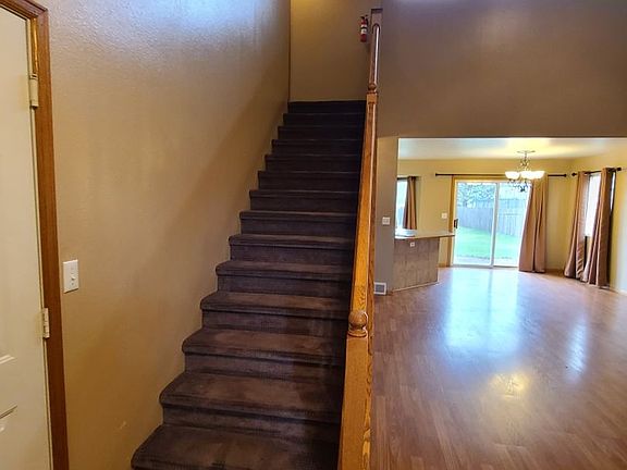 5th image of 154 49th Ave