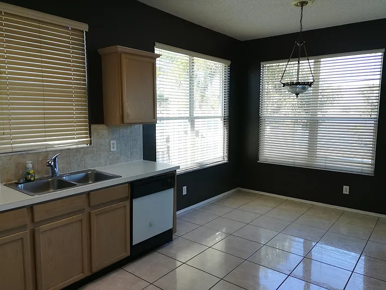 710 Lake Biscayne Way — Photo 6