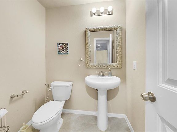 5th image of 6914 Ithaca Heights Ln
