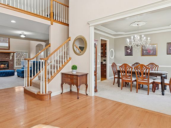 4th image of 2667 Charter Oak Dr