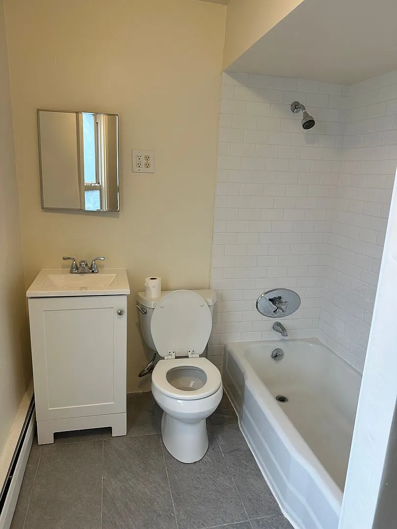 Nicely updated, pet friendly 1 bed near Porter Square in Cambridge! — Photo 4