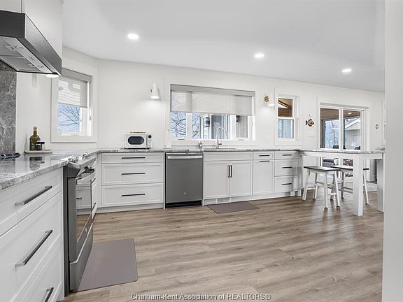 4th image of 17938 Lakeshore Rd