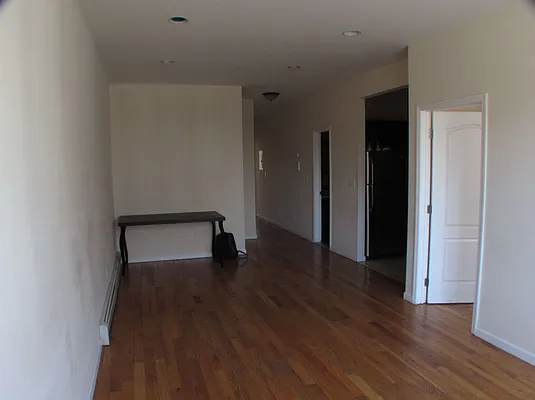 Rented by Premier Metro Realty Corp | media 19