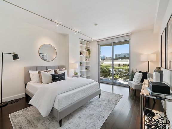 3rd image of 239 Brannan St Unit 3G