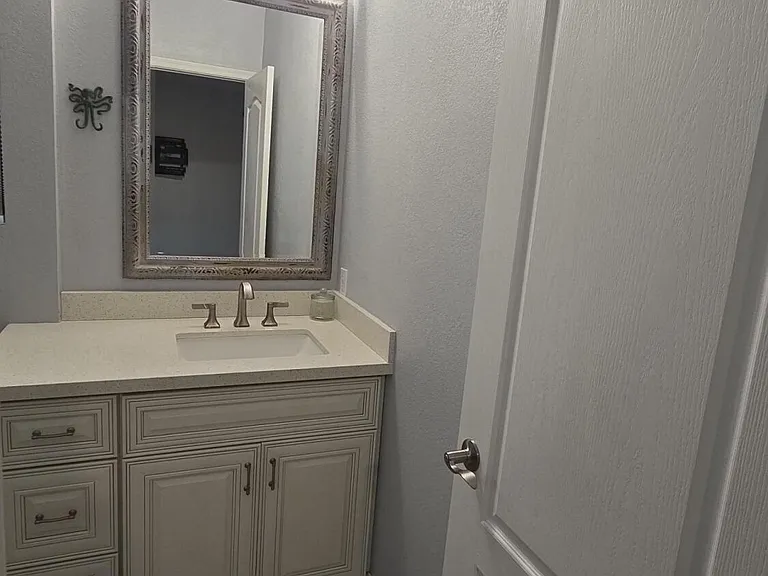 151 W Sagebrush St — Photo 2