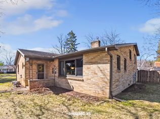 924 Barbara Ln, Marinette, WI 54143