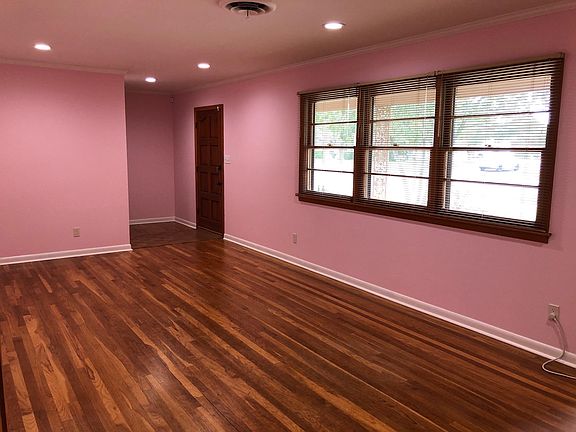 4th image of 4027 Terrace Dr