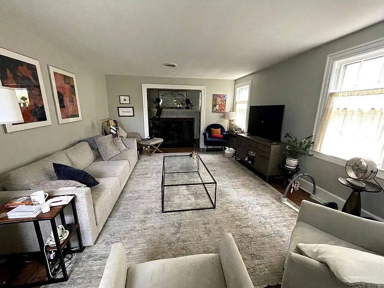 900 Brompton St — Photo 5
